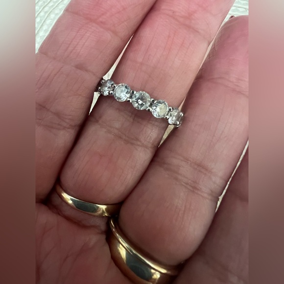 New Gorgeous Designer UD .925 Infinity Silver Ring with Clear CZ Stones - Picture 3 of 6